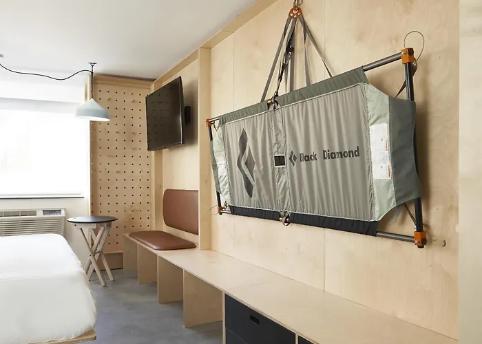 Jacuzzi hotel: Slackline Moab, Outset Collection By Hilton